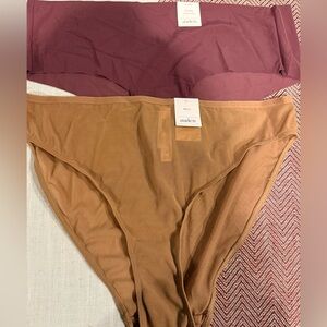 Auden Smooth Bikini Briefs in Warm Brown